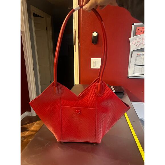 Winston Unique-shaped tote front pocket & removable cosmetic pouch Red NWT - Picture 2 of 15
